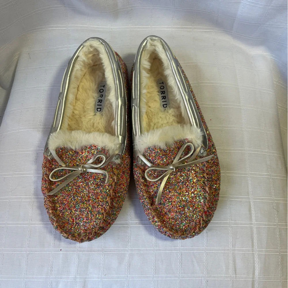 Torrid Moccasin Sparkle Faux Fur Slippers NWOT  Size 7 WW Fairy Barbiecore - Picture 5 of 13